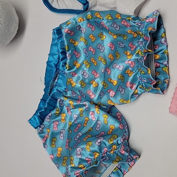 Retired Build-a-bear Hello Kitty with original bow and outfit pjs plush - Picture 4 of 9